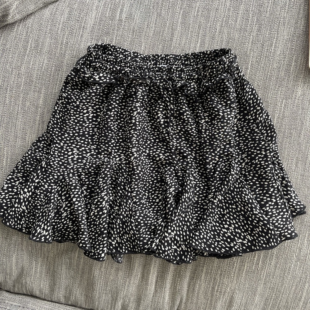 Boutique Ruffle Skirt - Sz M
